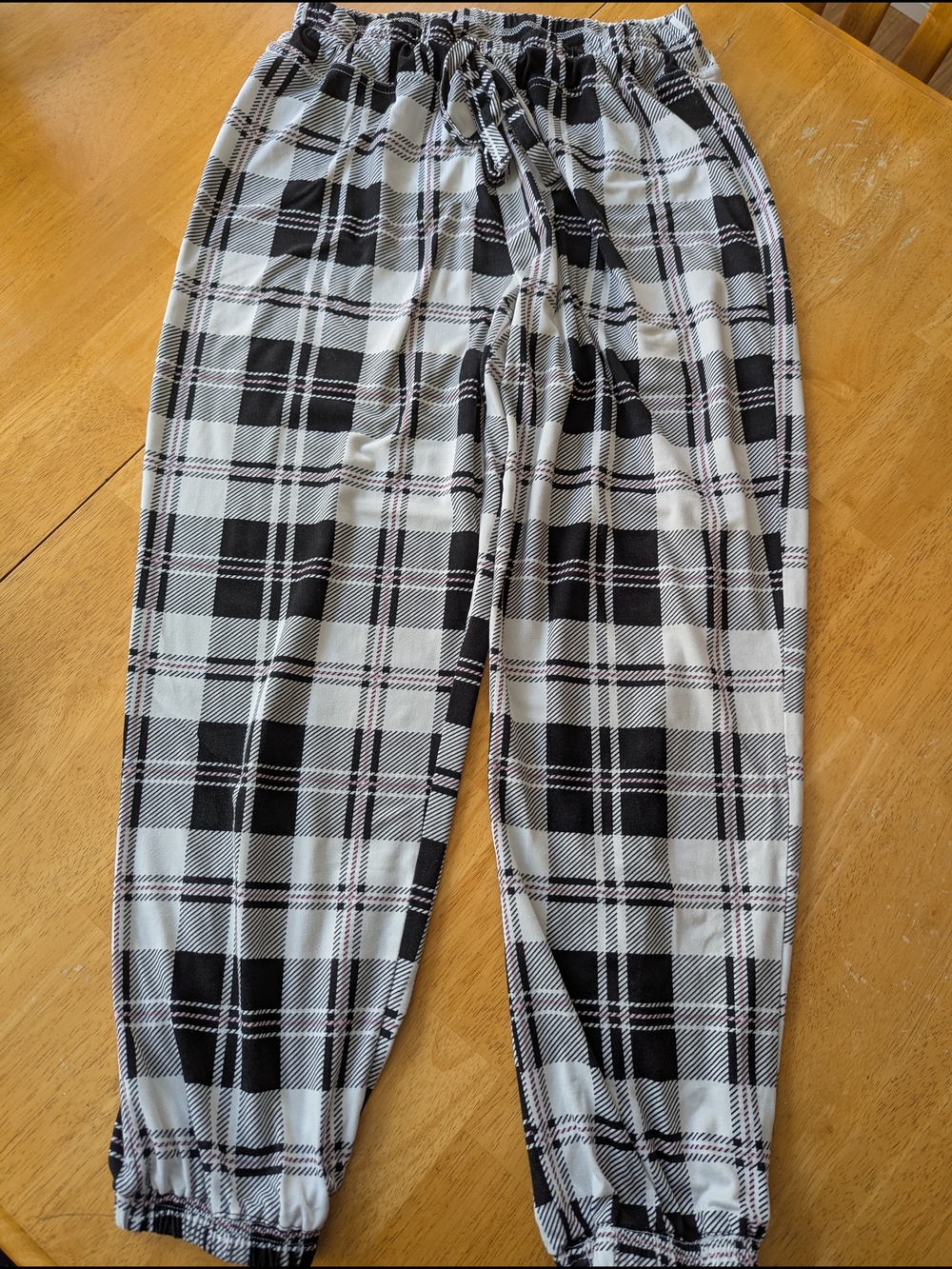 Women’s Black & White Plaid Drawstring Pajama Pants With Elastic Cuffs